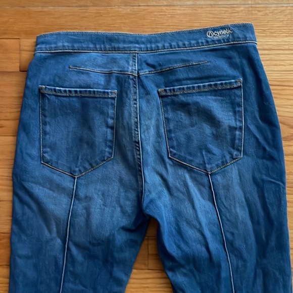 Acynetic Roxy High-Rise Flared-Leg Jeans A6 - Picture 6 of 6